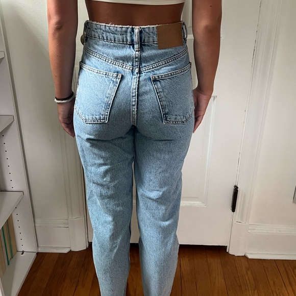 Zara High Waisted Straight Leg Jeans - Picture 2 of 4